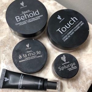 Random Younique bundle